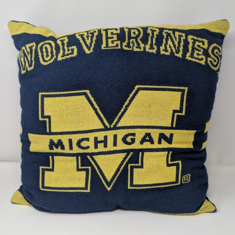 Michigan Wolverines Throw Pillows Set of 2 Navy Blue Maize Block 17x17 UofM knit